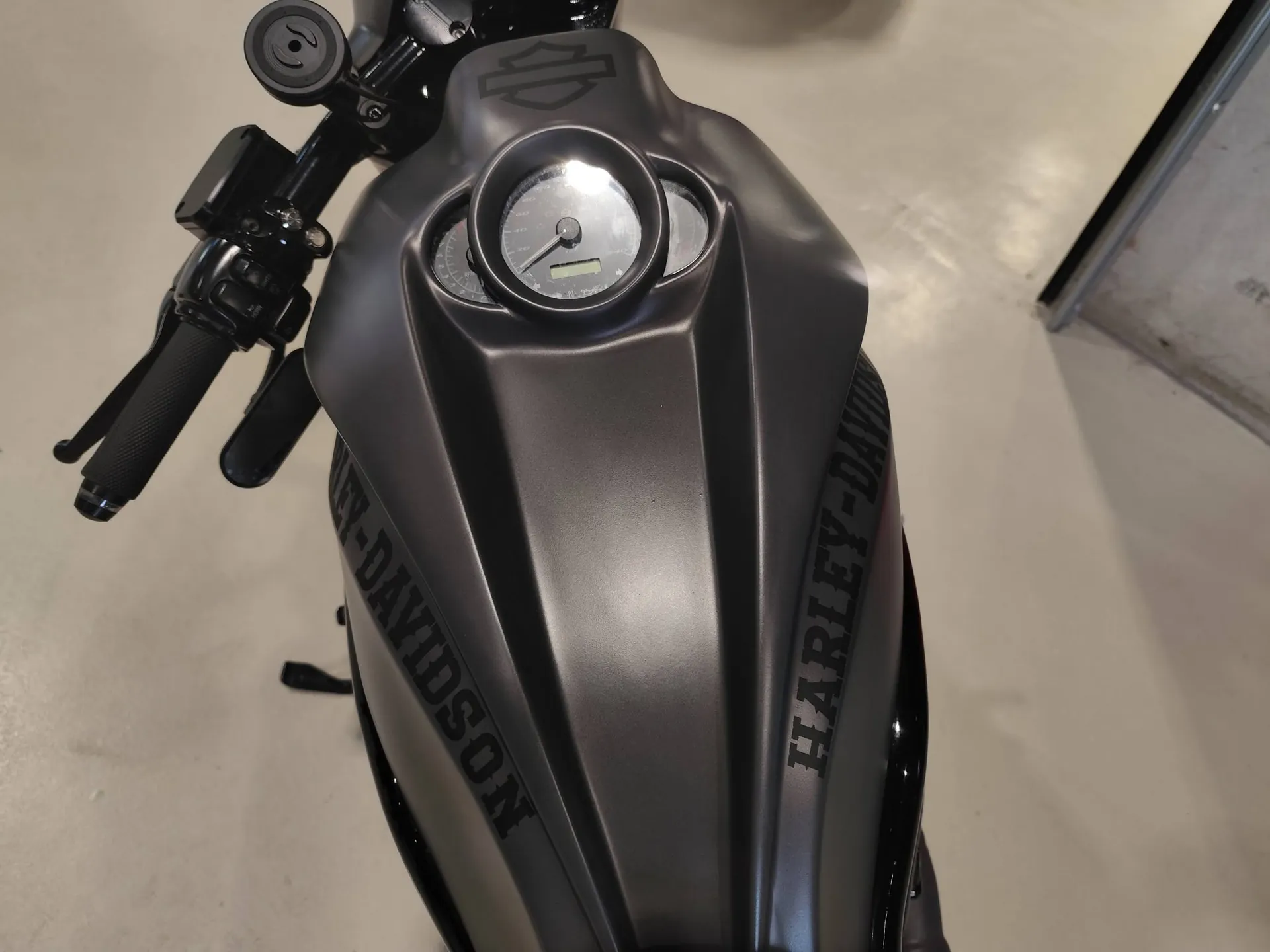 Detalje af folieret Harley-Davidson-tank