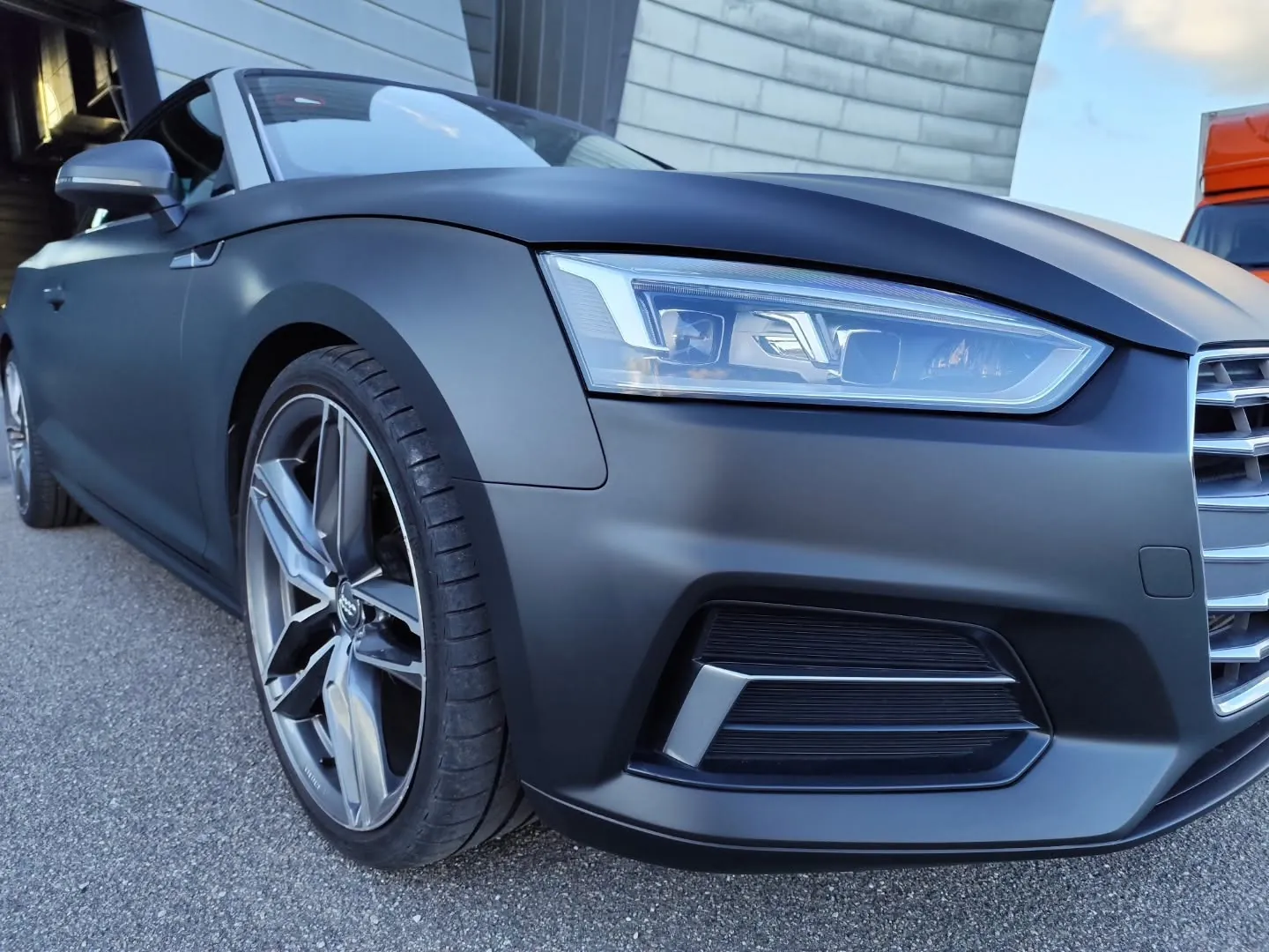 Audi A5 folieret i mat grå