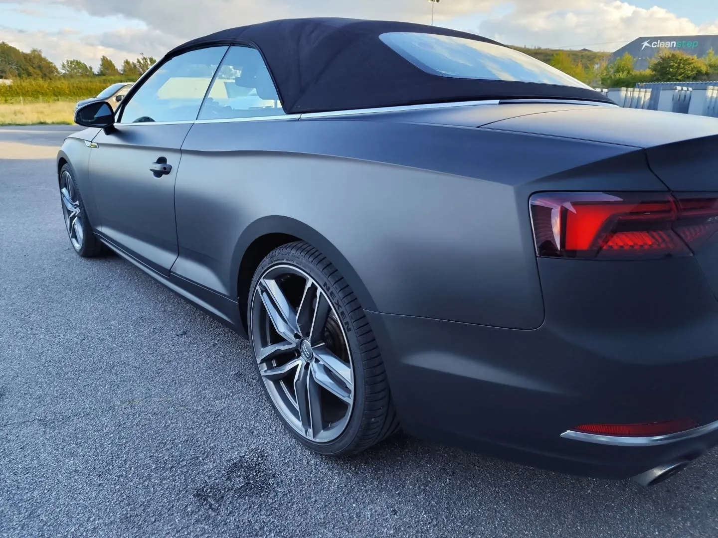 Audi cabriolet folieret i mat blå